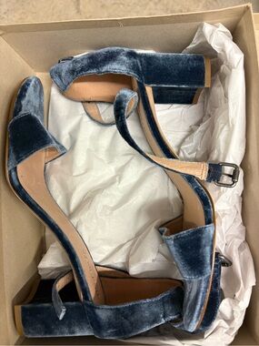 Madewell Lainey Velvet Sandal. Transatlantic Blue. Size 10. Like New.